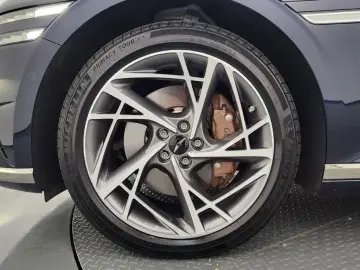 2023 Genesis G90 с пробегом 55 747 км