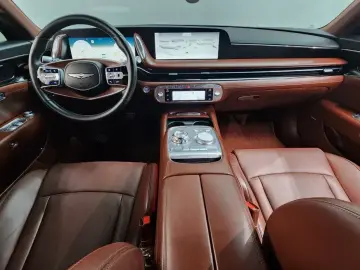2023 Genesis G90 с пробегом 55 747 км