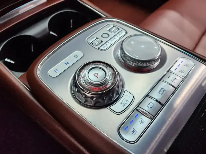 2023 Genesis G90 с пробегом 55 747 км