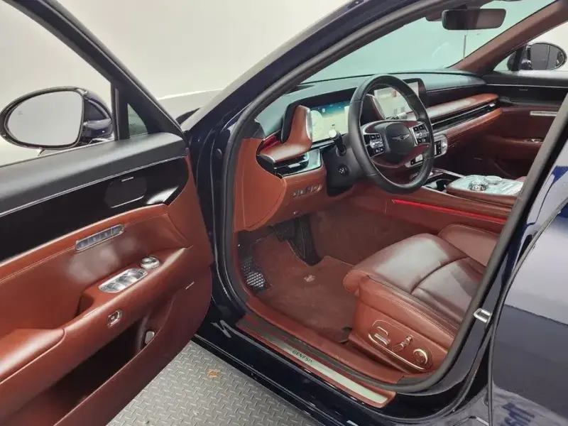 2023 Genesis G90 с пробегом 55 747 км