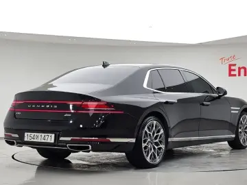 2023 Genesis G90 с пробегом 80 621 км