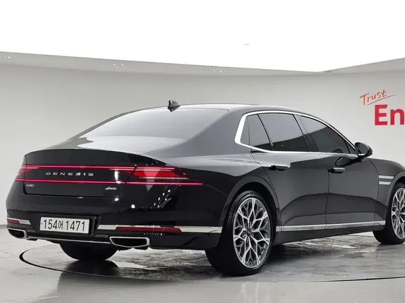 2023 Genesis G90 с пробегом 80 621 км