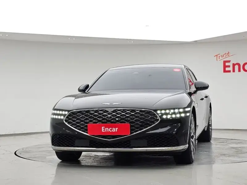 2023 Genesis G90 с пробегом 80 621 км