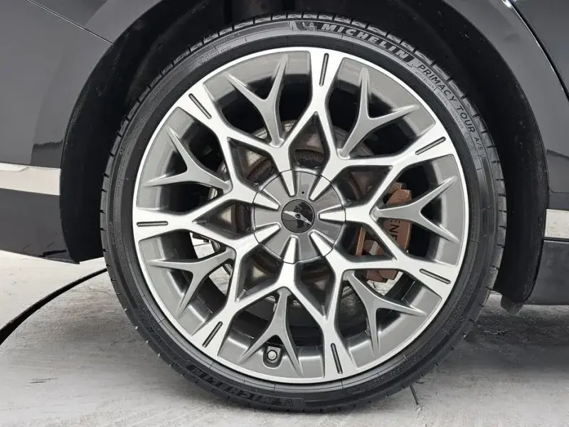2023 Genesis G90 с пробегом 80 621 км