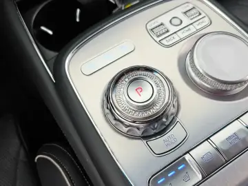 2023 Genesis G90 с пробегом 80 621 км