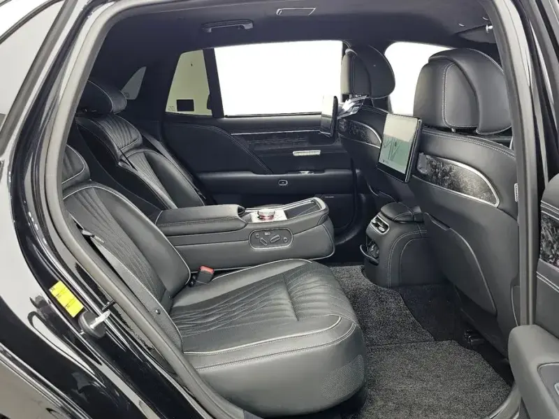 2023 Genesis G90 с пробегом 80 621 км