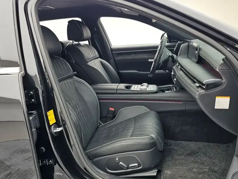 2023 Genesis G90 с пробегом 80 621 км