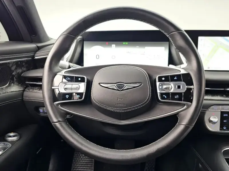 2023 Genesis G90 с пробегом 80 621 км