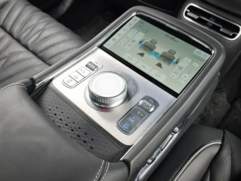 2023 Genesis G90 с пробегом 80 621 км