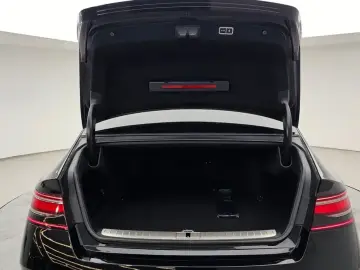 2023 Genesis G90 с пробегом 80 621 км