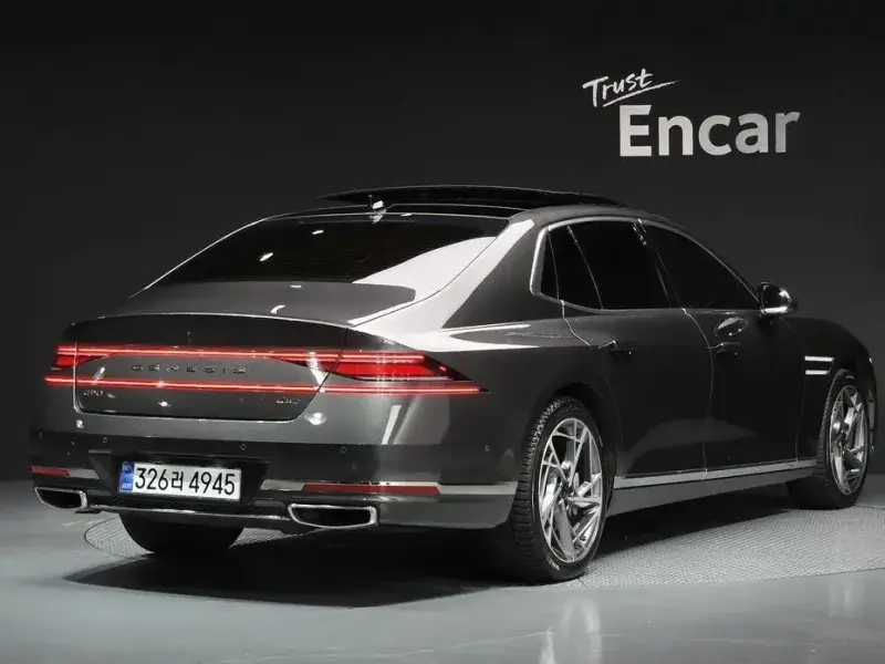 2023 Genesis G90 с пробегом 79 628 км