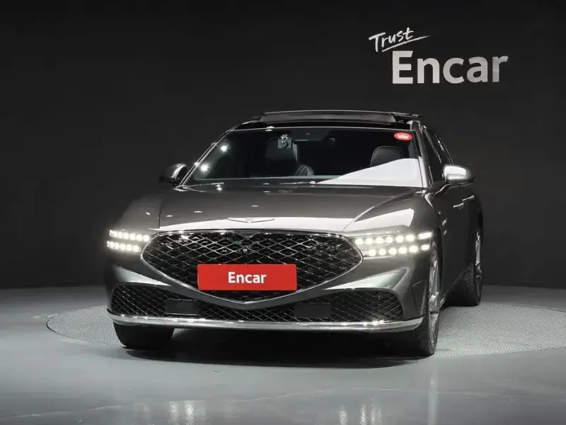 2023 Genesis G90 с пробегом 79 628 км