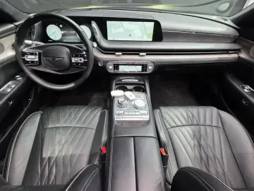 2023 Genesis G90 с пробегом 79 628 км