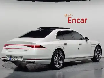 2023 Genesis G90 с пробегом 12 654 км