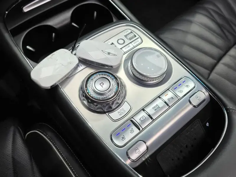 2023 Genesis G90 с пробегом 79 628 км