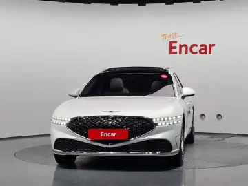 2023 Genesis G90 с пробегом 12 654 км