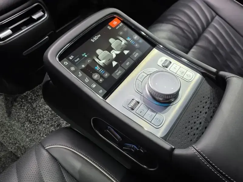 2023 Genesis G90 с пробегом 79 628 км