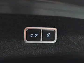 2023 Genesis G90 с пробегом 79 628 км