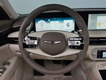2023 Genesis G90 с пробегом 12 654 км