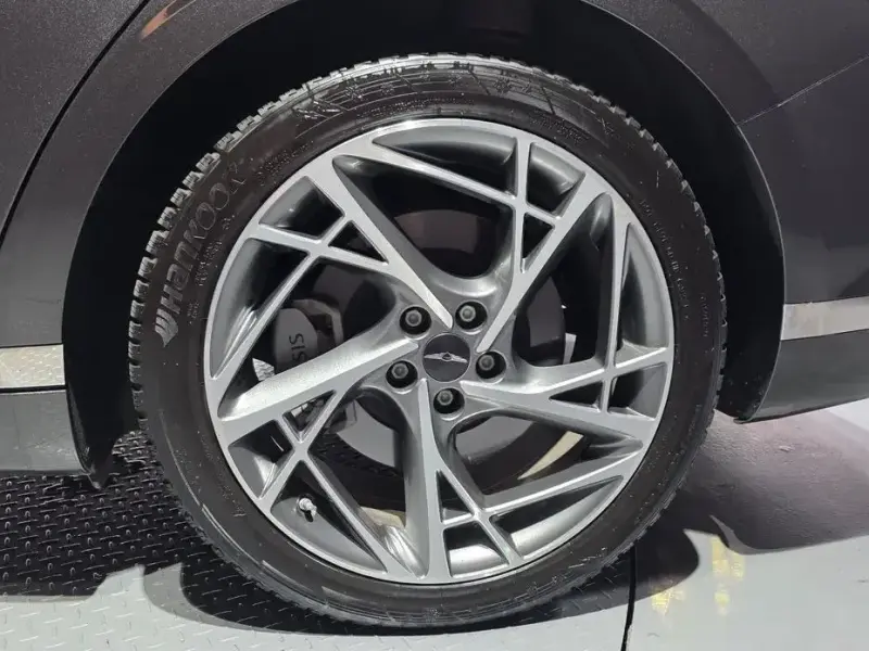 2023 Genesis G90 с пробегом 79 628 км