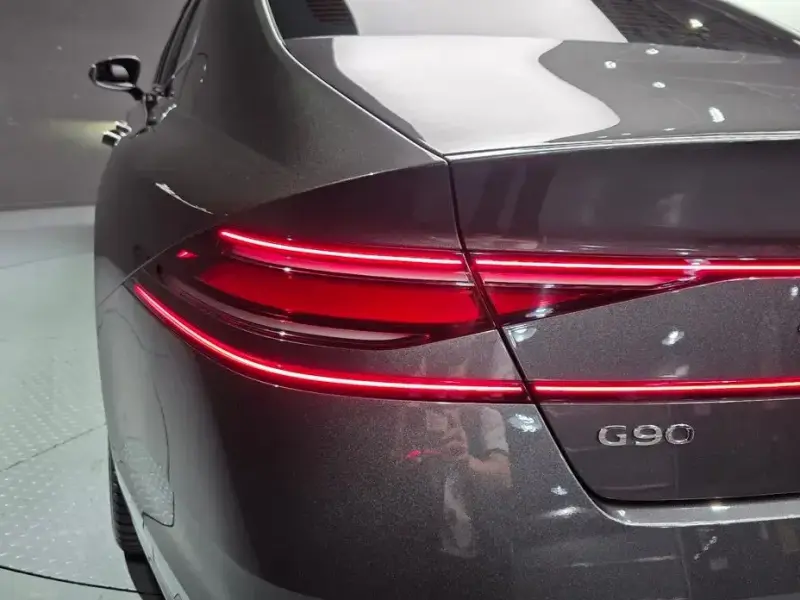 2023 Genesis G90 с пробегом 79 628 км