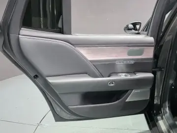 2023 Genesis G90 с пробегом 79 628 км