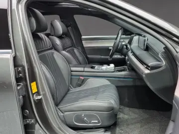 2023 Genesis G90 с пробегом 79 628 км