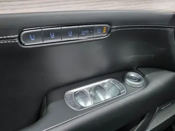 2023 Genesis G90 с пробегом 79 628 км