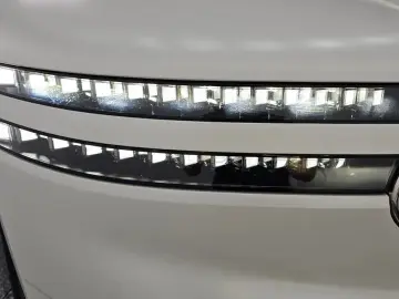 2023 Genesis G90 с пробегом 12 654 км