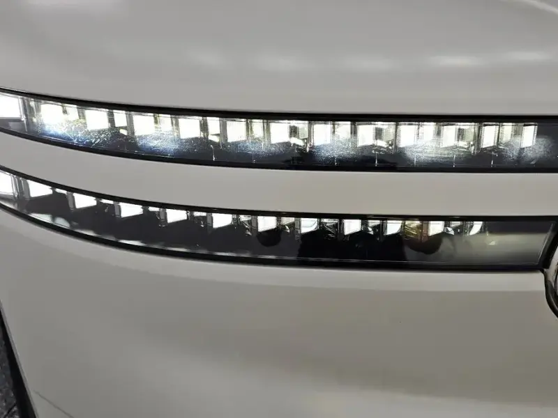 2023 Genesis G90 с пробегом 12 654 км