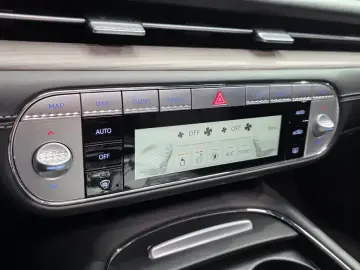 2023 Genesis G90 с пробегом 79 628 км