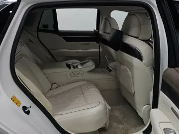 2023 Genesis G90 с пробегом 12 654 км
