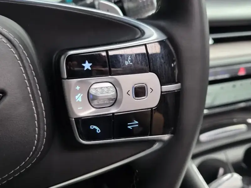 2023 Genesis G90 с пробегом 79 628 км