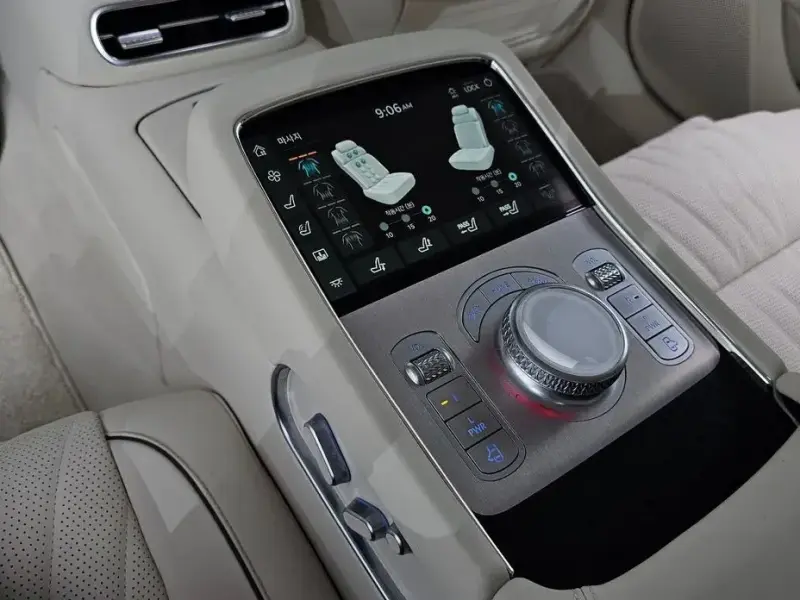 2023 Genesis G90 с пробегом 12 654 км