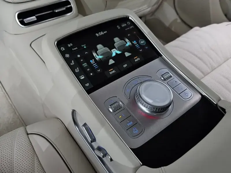 2023 Genesis G90 с пробегом 12 654 км