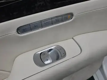 2023 Genesis G90 с пробегом 12 654 км