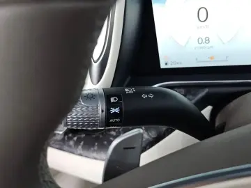 2023 Genesis G90 с пробегом 12 654 км