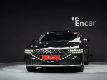 2023 Genesis G90 с пробегом 83 569 км