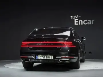 2023 Genesis G90 с пробегом 83 569 км