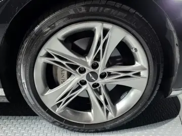 2023 Genesis G90 с пробегом 83 569 км