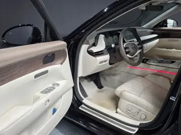 2023 Genesis G90 с пробегом 83 569 км