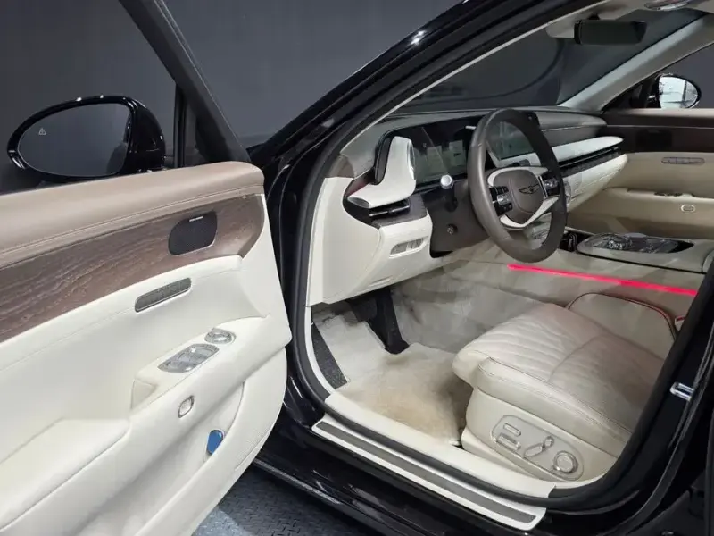 2023 Genesis G90 с пробегом 83 569 км