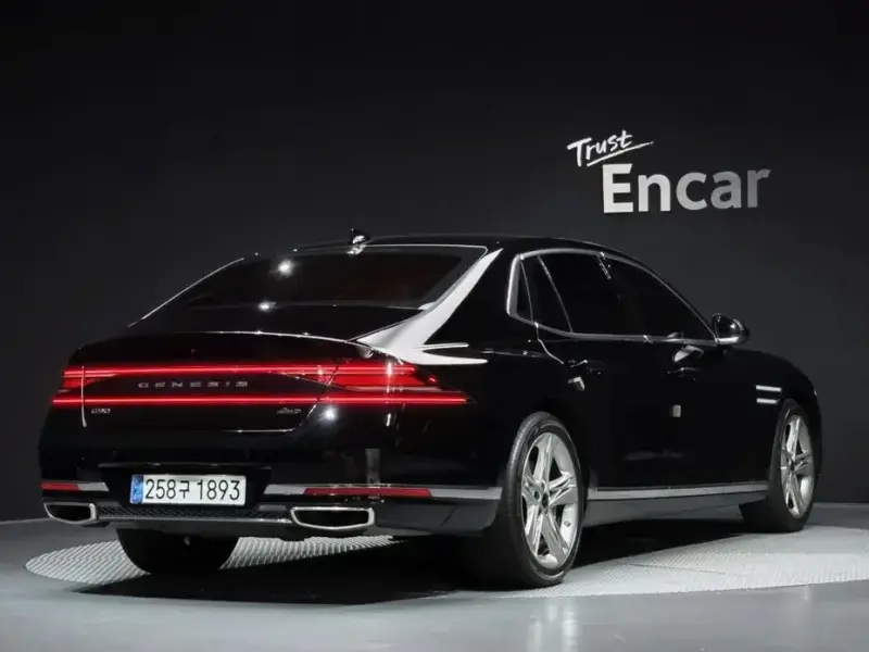 2023 Genesis G90 с пробегом 85 376 км