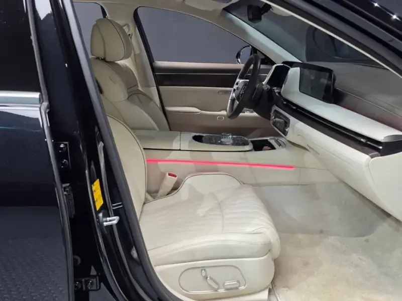 2023 Genesis G90 с пробегом 83 569 км