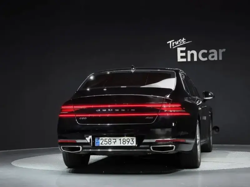 2023 Genesis G90 с пробегом 85 376 км