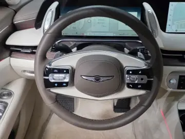 2023 Genesis G90 с пробегом 83 569 км