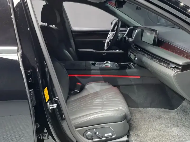 2023 Genesis G90 с пробегом 85 376 км
