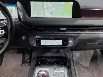 2023 Genesis G90 с пробегом 85 376 км