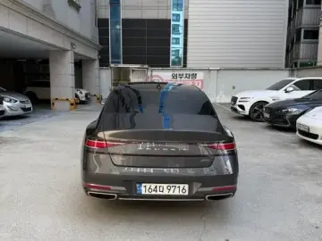 2023 Genesis G90 с пробегом 52 195 км