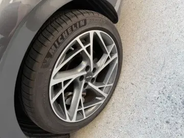 2023 Genesis G90 с пробегом 52 195 км